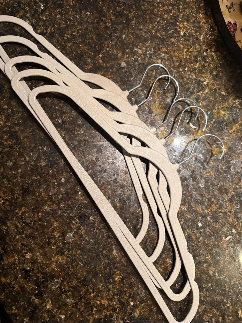 Plastic Thin Hangers - Set of 10 in Grey BRAND NEW Clothes Hangers